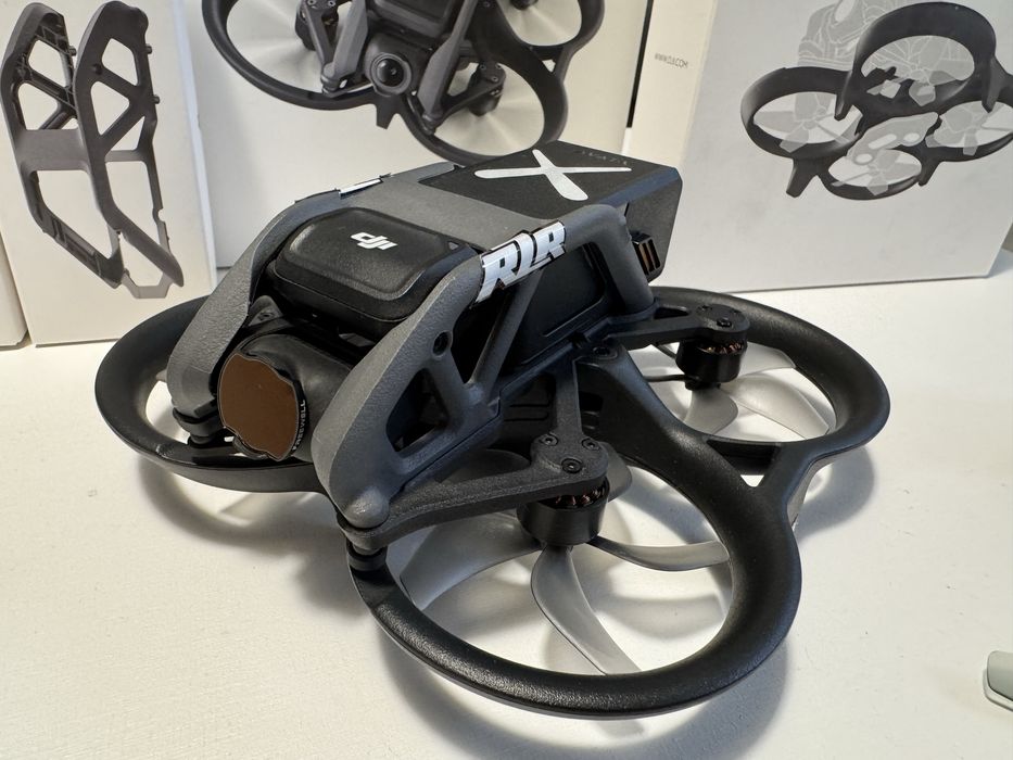 Drona DJI Avata pachet cu doua baterii și accesorii noi