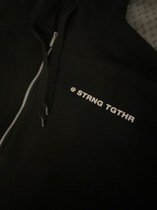 Черен суичър със цип