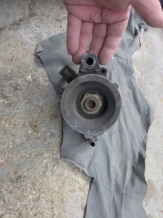 Помпа хидравлична Мазда 626 II