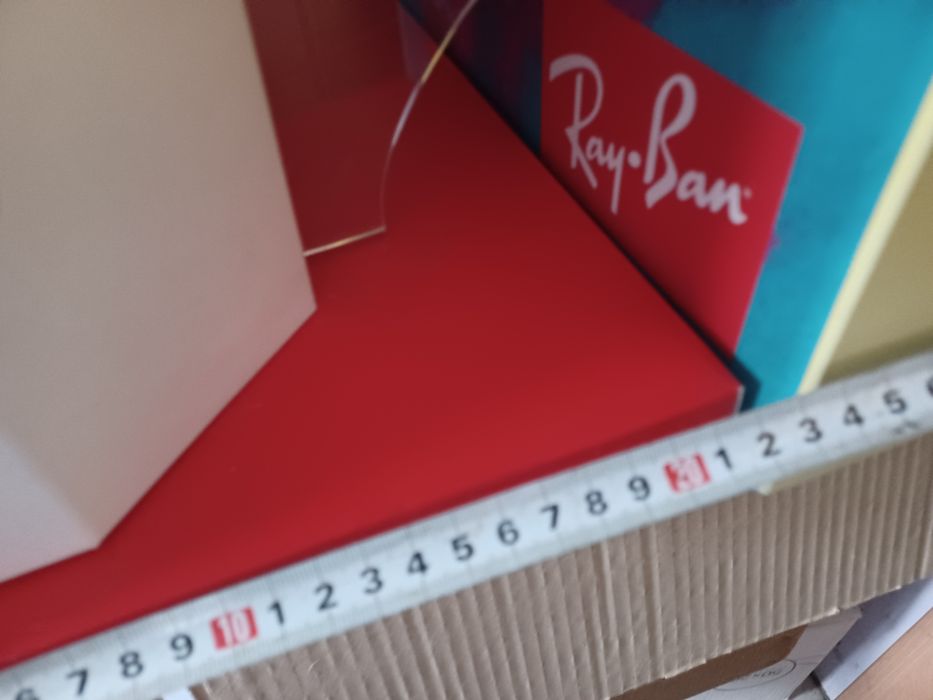 Dolce & Gabbana Ray ban стелаж за очила лукс нов