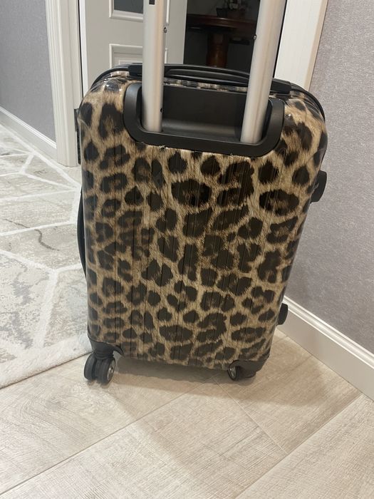 Чемодан маленького размера