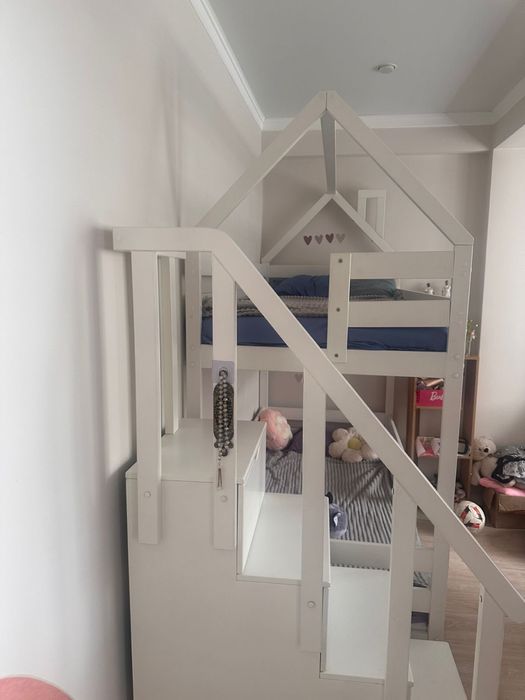 Продам кровать двухъярусную