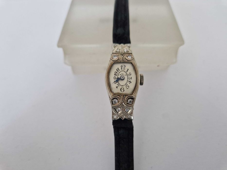 Ceas de Dame din Aur de 18 k-750 cu Diamante -Art-Deco-Mecanic.