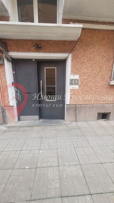 Офис в София-Център площ 85 цена 700