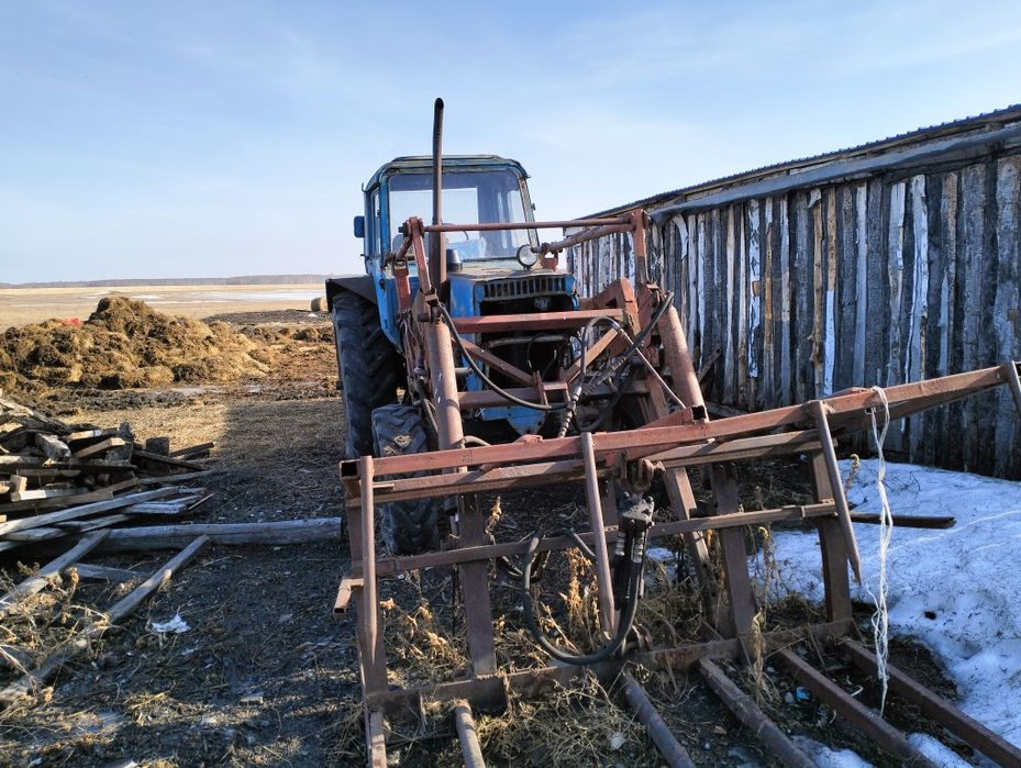 Продам трактор в