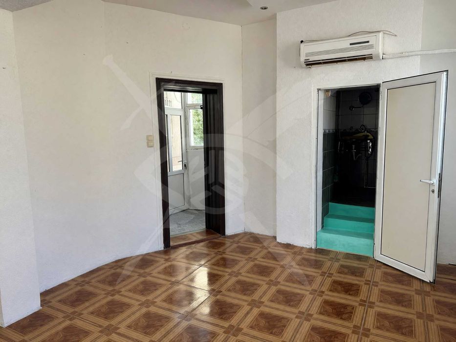 Продава се Двустаен апартамент в Бургас, Център - 66 кв.м за 2561 €/кв.м - Снимка #1