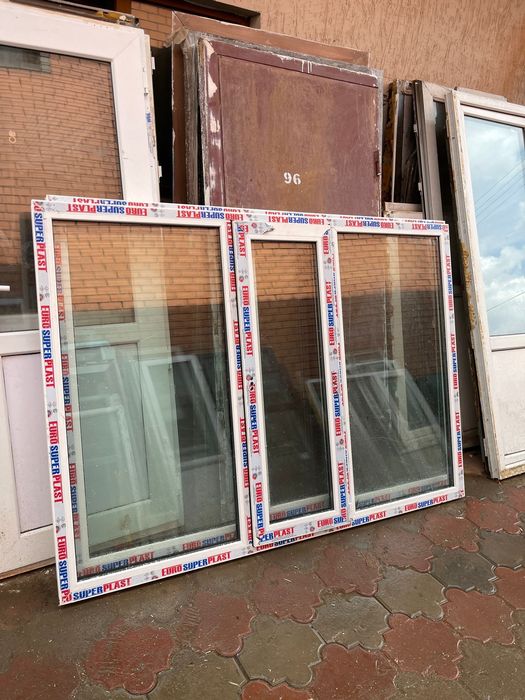 Пластиковое окно форточка дверь