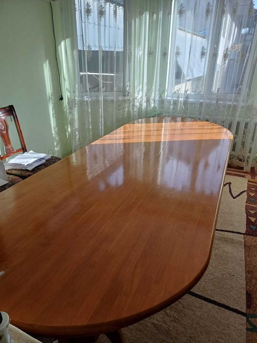 Стол гостевой на 15 персон.