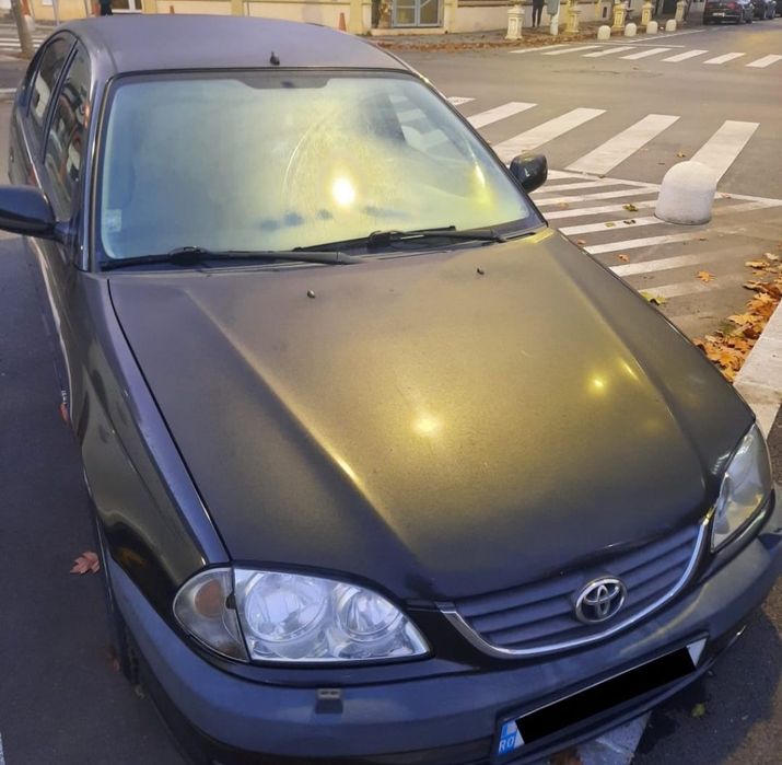 Toyota Avensis .