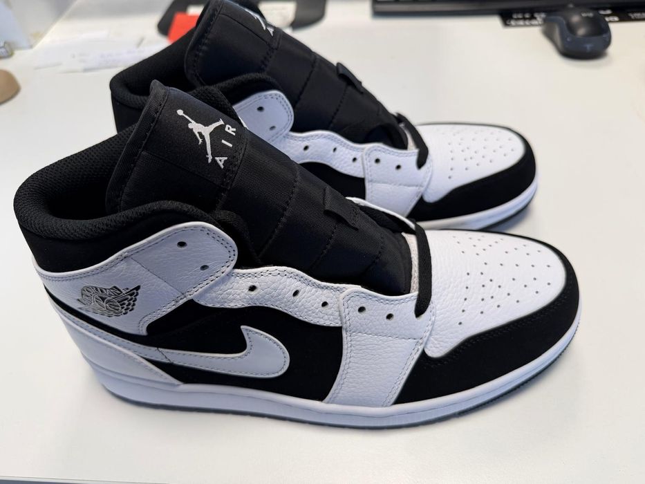 Air Jordan 1 TUXEDO MID