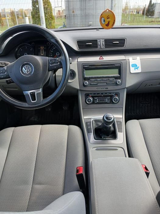 VOLKSWAGEN Passat 2010 — imagine 4