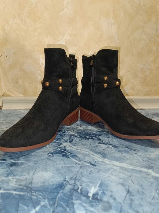 Боти,нови,не употребявани