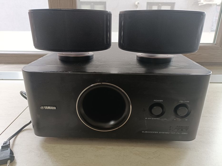 Yamaha YST FSW 050 subwoofer activ + 2 sateliți Onkyo SLM 301