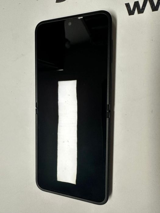 Samsung Galaxy Z Flip7 FE, 128GB, 8GB RAM -T-