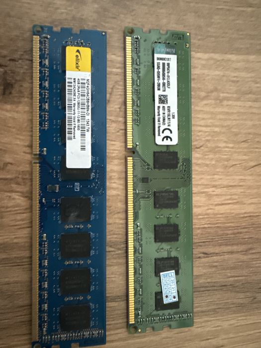 оперативная память 4 gb 2 шт DDR3 двое за  300.000  сум отдам