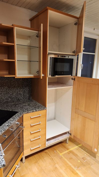 Mobilă bucătărie din lemn masiv esență tare cu electrocasnice