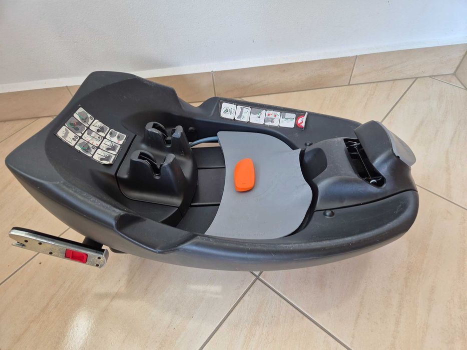Cybex cloud Q  ,столче за кола с база