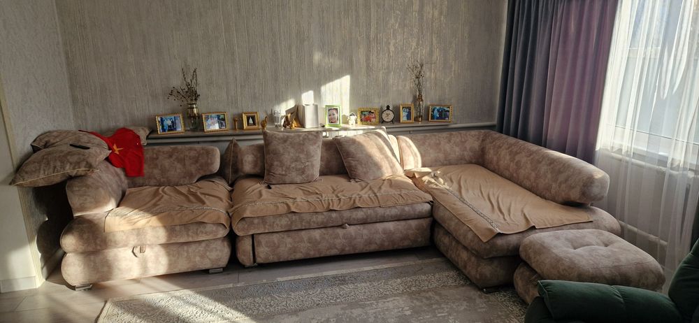 Диван угловой+пуф