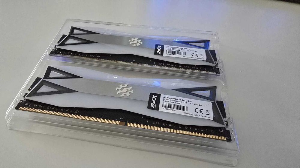 Memorie ADATA XPG Spectrix D60G RGB 16GB DDR4 3200MHz CL16