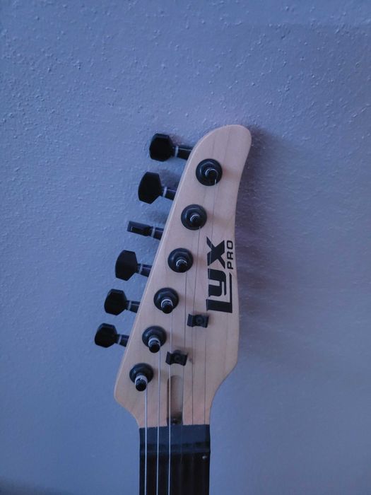 Electric guitar