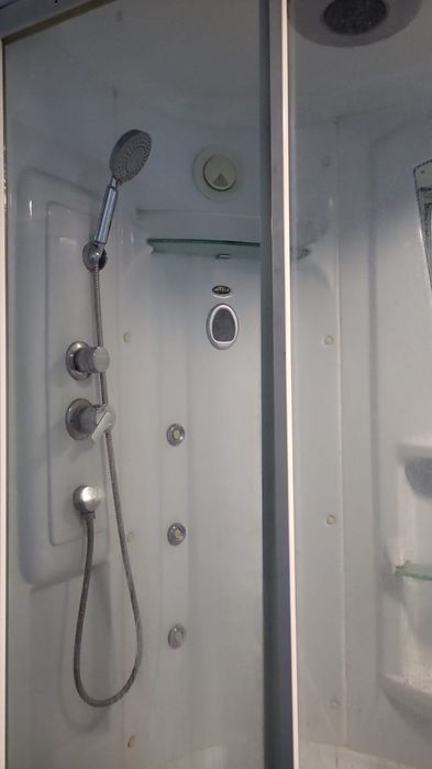 Продам душевую кабинку
