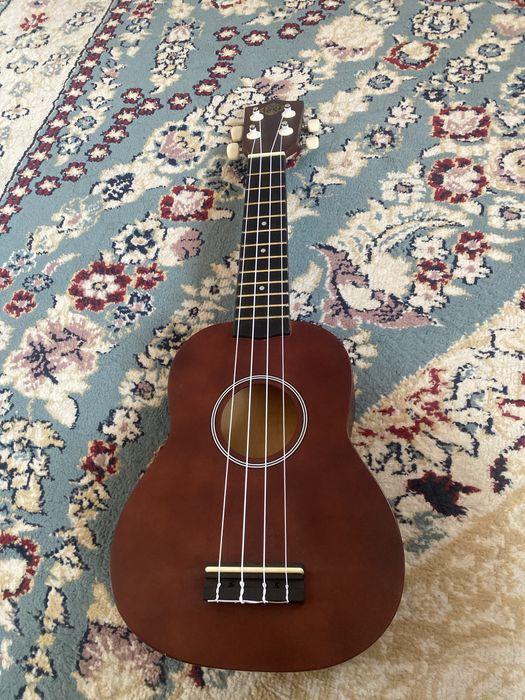 укулелел продам срочно