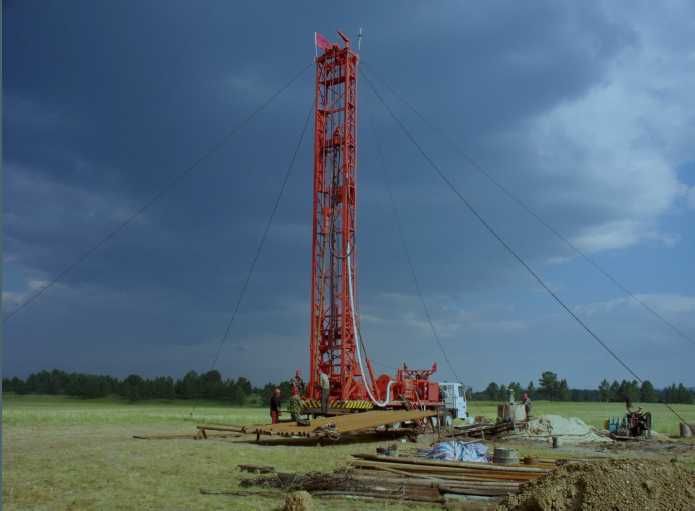 Буровая установка роторная , дизельный 1000 метр в Ташкенте!