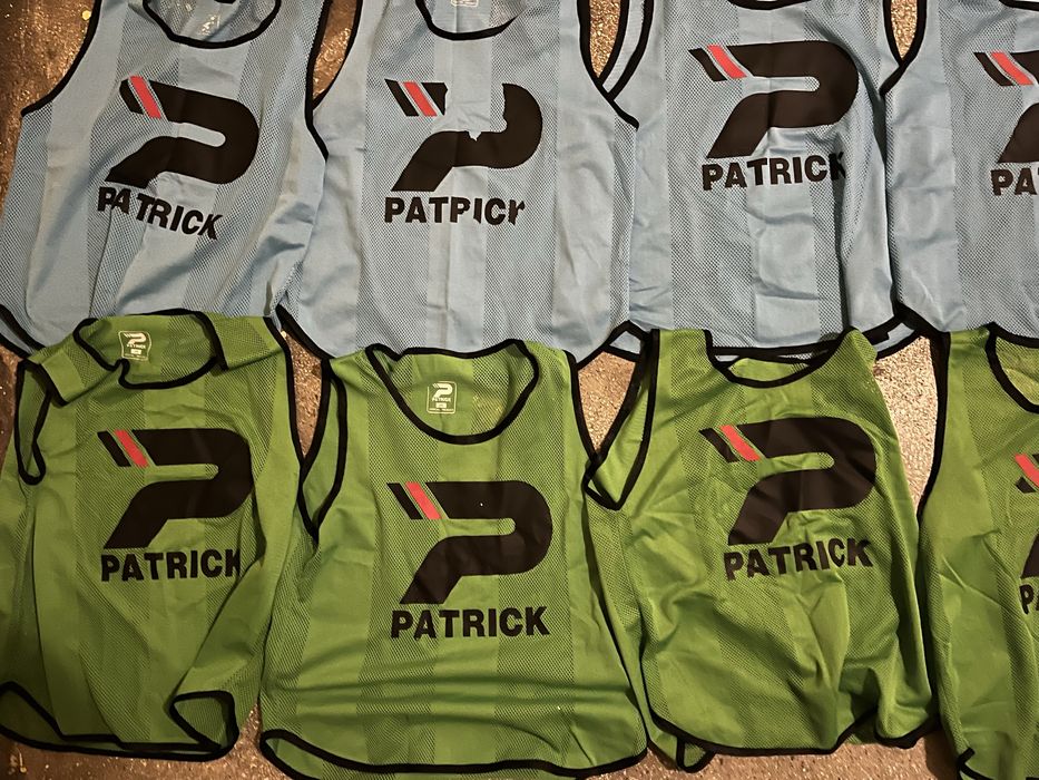 Vând 14 veste de departajare antrenamente