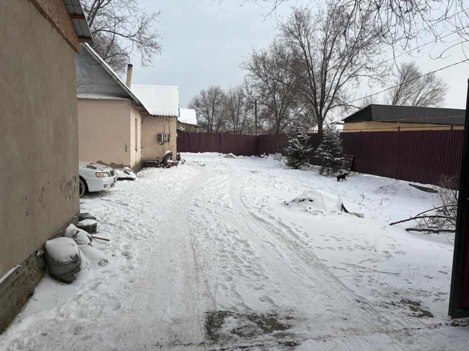 Времянка и участок в доль трассы