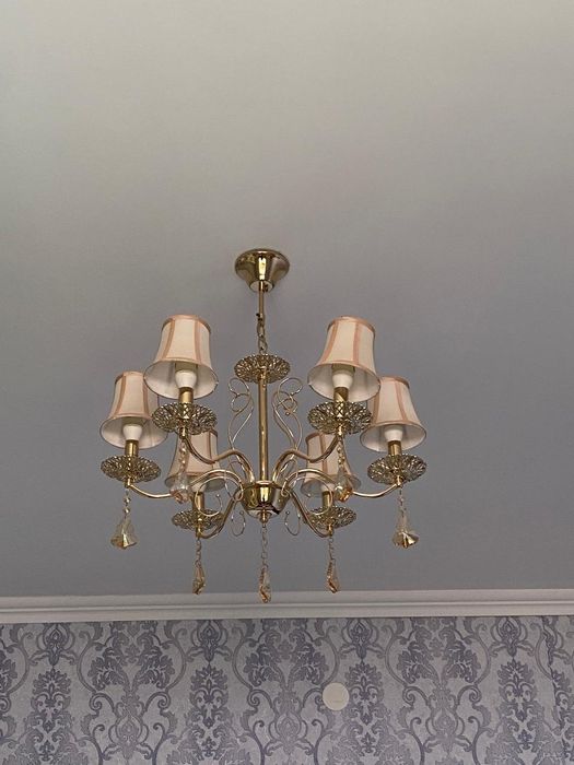 Продается люстры