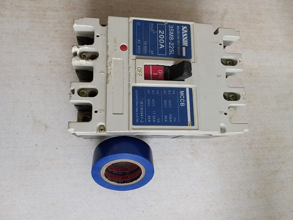 Автоматический силовой выключатель