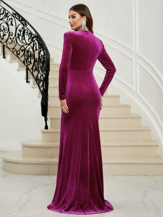 Rochie de nunta roz.