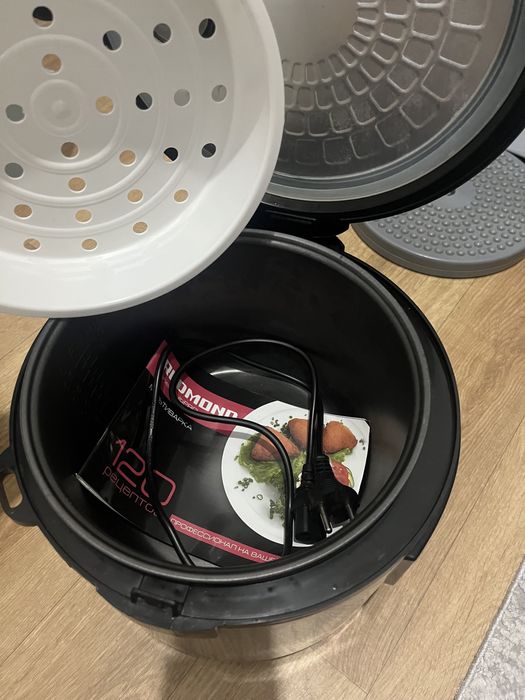 Мультиварка новая