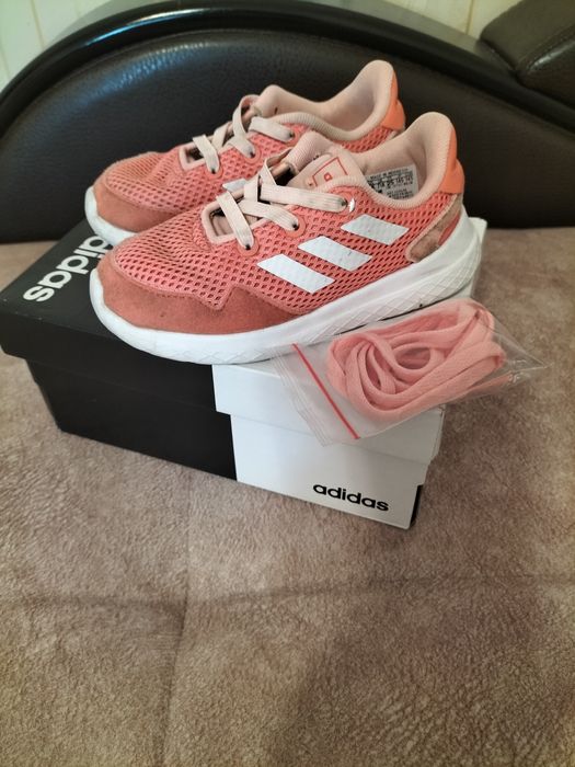 Кроссовки Адидас