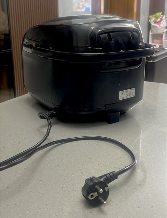 Мультиварка состояние хорошее все работает