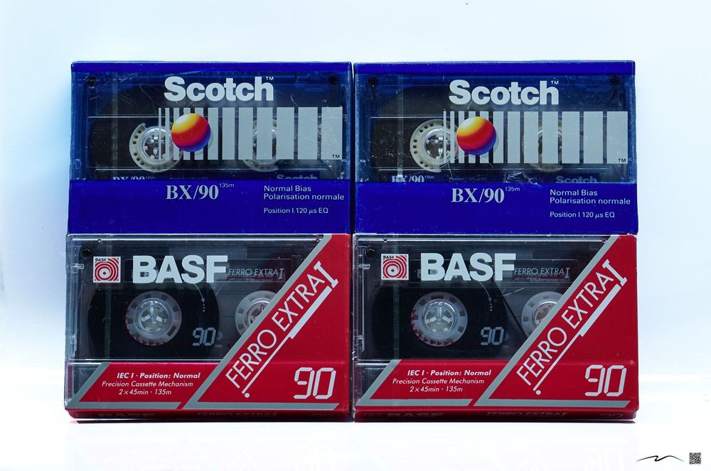 ДЕШЕВО! Набор из 4 НОВЫХ аудиокассет: 2 BASF и 2 Scotch.