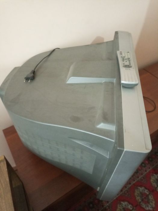 Televizor TCL ishlaydi