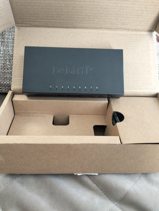 Продам Коммутатор D-link DGS-1008D/K2A