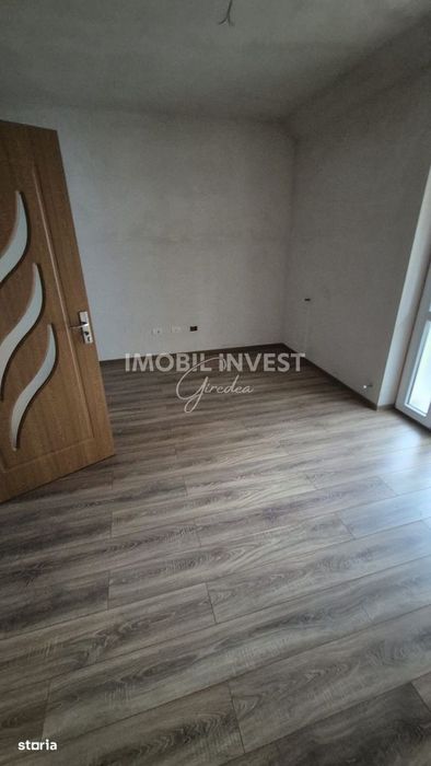 EXCLUSIVITATE! Apartament pe 3 niveluri, 4 camere, Aiud