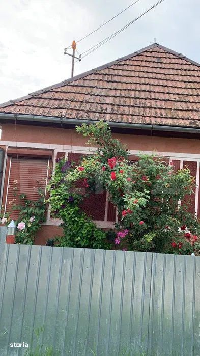 Casa de vanzare, 83 mp, zona Filea