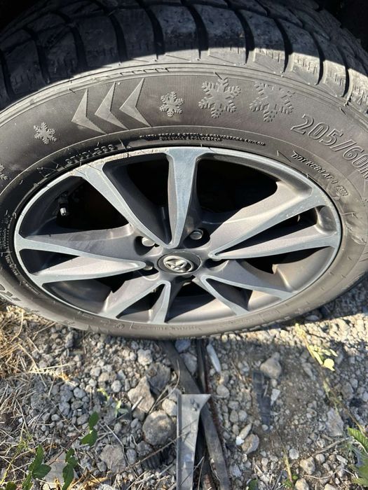 Продавам тойота Версо 2016 г на части !