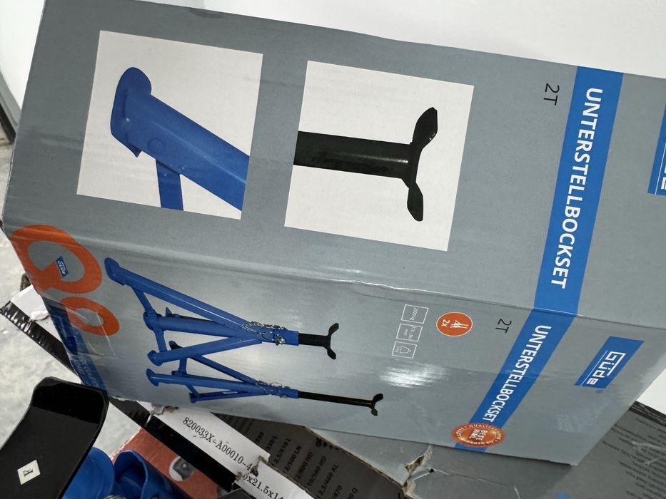 Гайковерт, крик и 2бр. стойки.