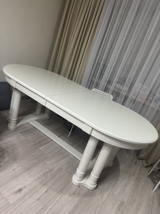 Стол в гостинную