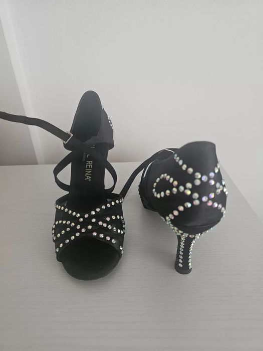 Pantofi dans Manuel Reina