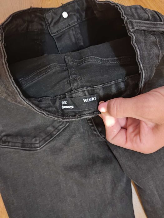 Чисто нови дънки слим-черни