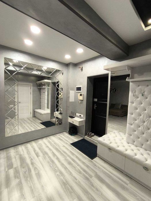 Сдам свою квартиру в центре метро Ойбек