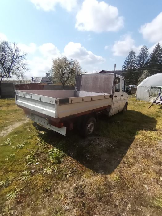 Autoutilitara Mercedes-Benz Sprinter 211