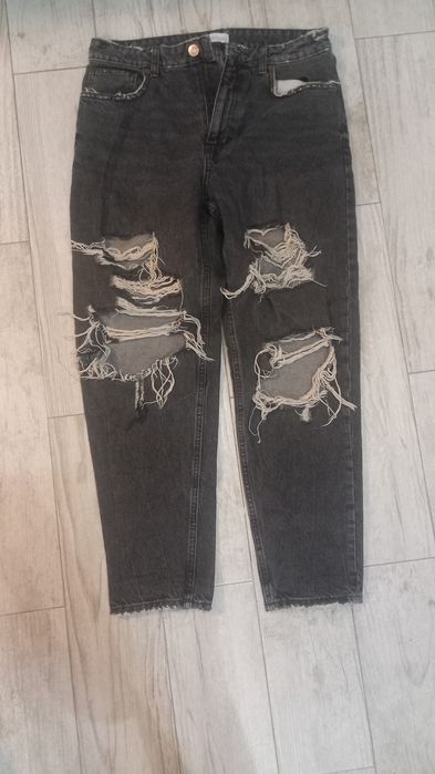 Женски боти, размер 36, и дамски накъсани дънки цена 30 лв