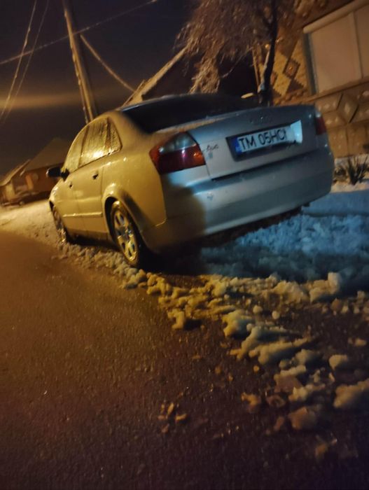 Vând Audi a 4 b6 1.9 disel