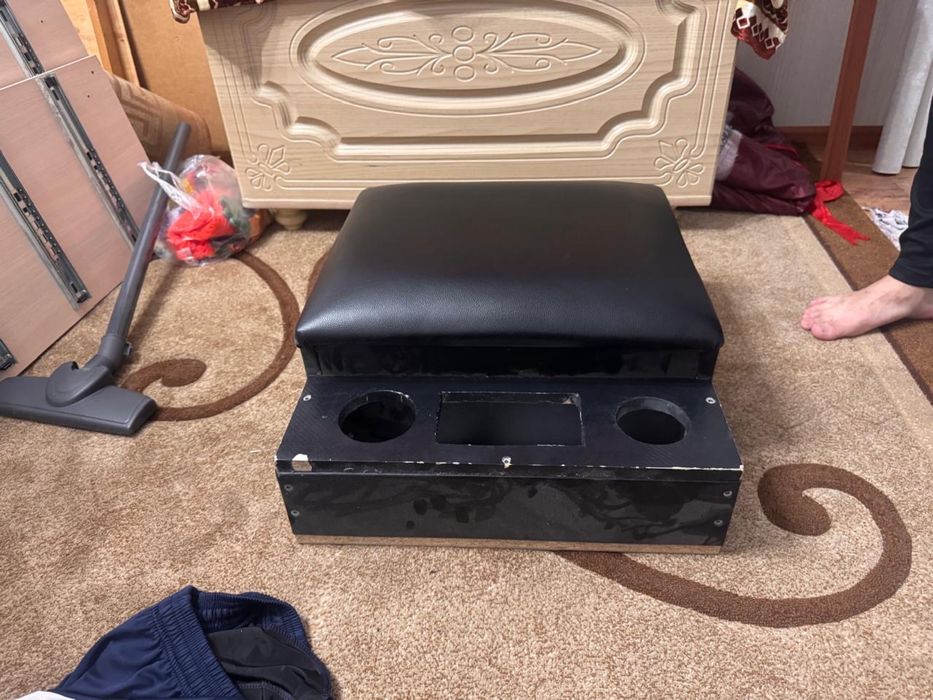 Продаю подлокотник для Hiace